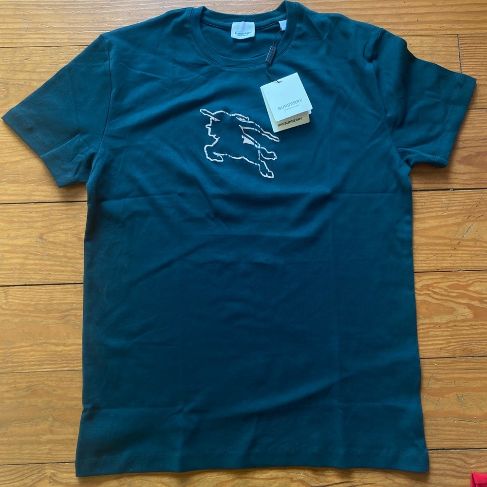Men’s M green Burberry crew neck short sleeve t shirt